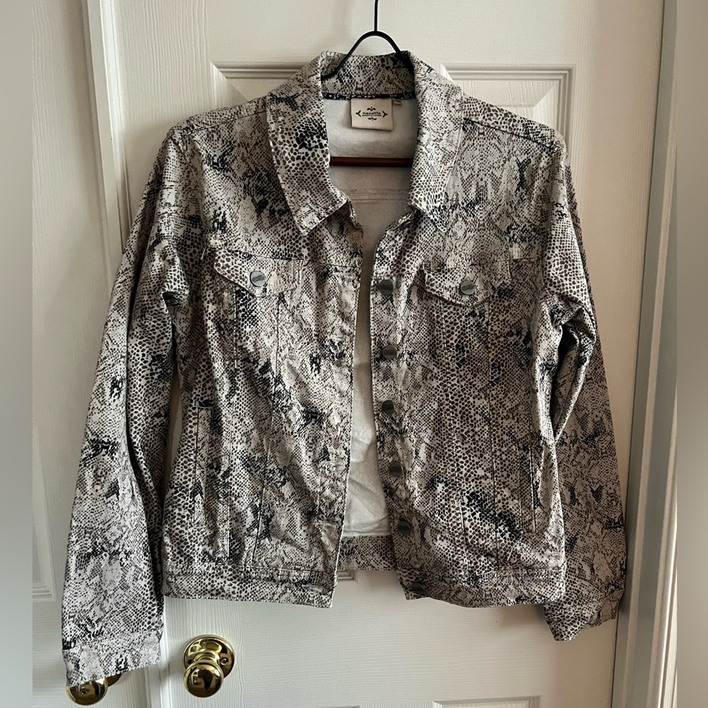 Nanette Lepore patterned Denim Jacket Size small.